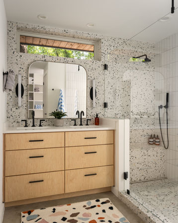 Modern Villa with Heated Cowboy Pool + Outdoor Movie Theater, 6 Mins from Downtown image 10