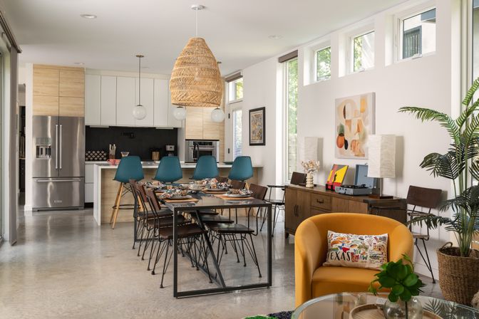 Modern Villa with Heated Cowboy Pool + Outdoor Movie Theater, 6 Mins from Downtown image 36