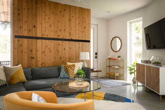 Modern Villa with Heated Cowboy Pool + Outdoor Movie Theater, 6 Mins from Downtown image 9