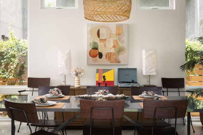 Modern Villa with Heated Cowboy Pool + Outdoor Movie Theater, 6 Mins from Downtown image 5