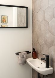 Modern Villa with Heated Cowboy Pool + Outdoor Movie Theater, 6 Mins from Downtown image 55