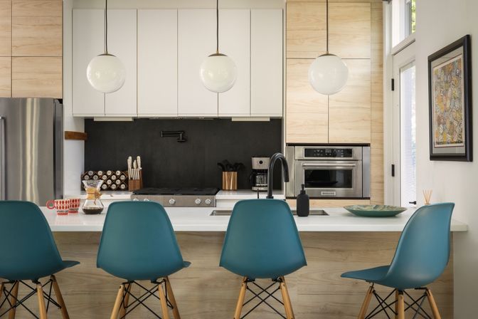 Modern Villa with Heated Cowboy Pool + Outdoor Movie Theater, 6 Mins from Downtown image 39