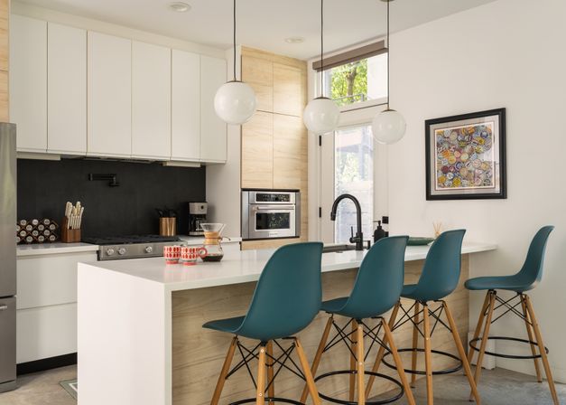 Modern Villa with Heated Cowboy Pool + Outdoor Movie Theater, 6 Mins from Downtown image 41