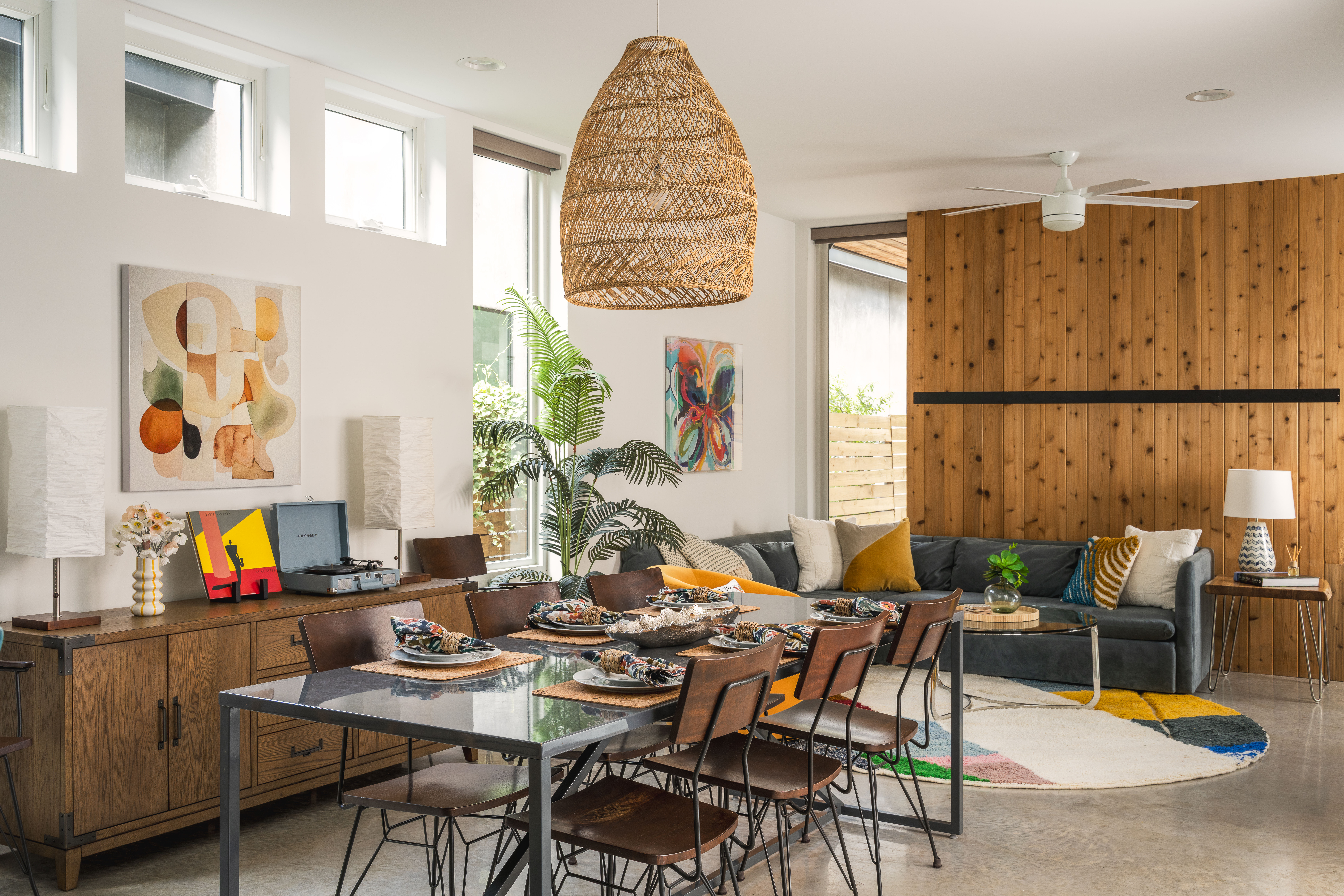 Modern Villa with Heated Cowboy Pool + Outdoor Movie Theater, 6 Mins from Downtown image 2