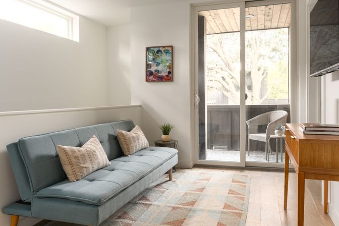 Modern Villa with Heated Cowboy Pool + Outdoor Movie Theater, 6 Mins from Downtown image 58