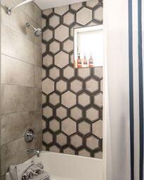 Modern Villa with Heated Cowboy Pool + Outdoor Movie Theater, 6 Mins from Downtown image 59