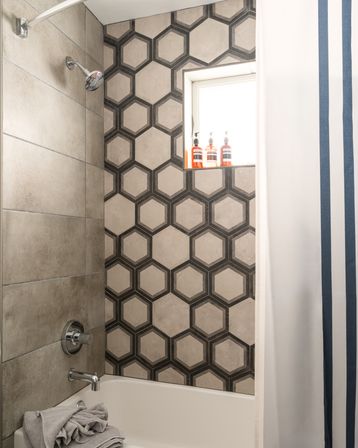 Modern Villa with Heated Cowboy Pool + Outdoor Movie Theater, 6 Mins from Downtown image 59