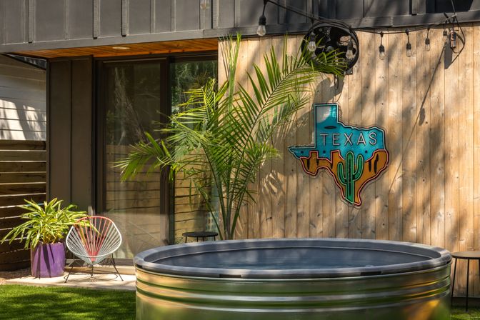 Modern Villa with Heated Cowboy Pool + Outdoor Movie Theater, 6 Mins from Downtown image 52