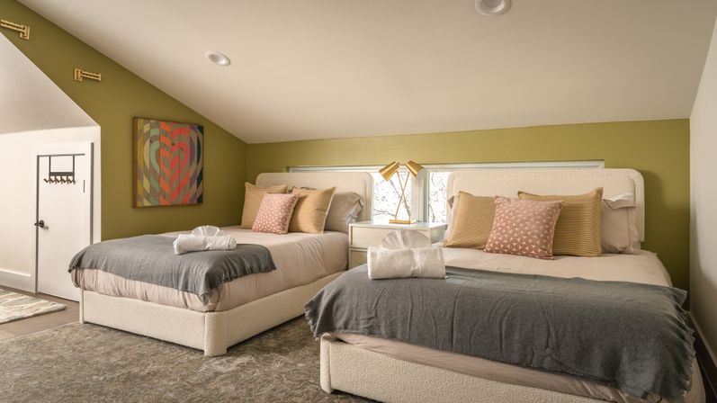 Outdoor Oasis: Heated Cowboy Pool, Infrared Sauna, Golf, Games + Gym image 26