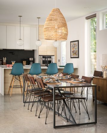 Modern Villa with Heated Cowboy Pool + Outdoor Movie Theater, 6 Mins from Downtown image 66