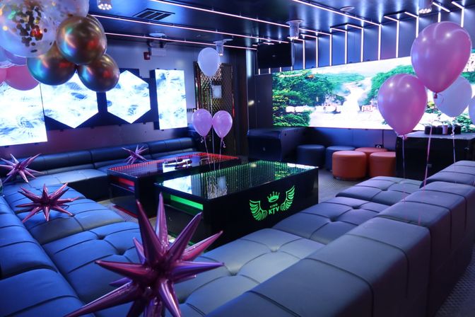 Private Karaoke Rooms with VIP Bottle Service in Chicago image 6