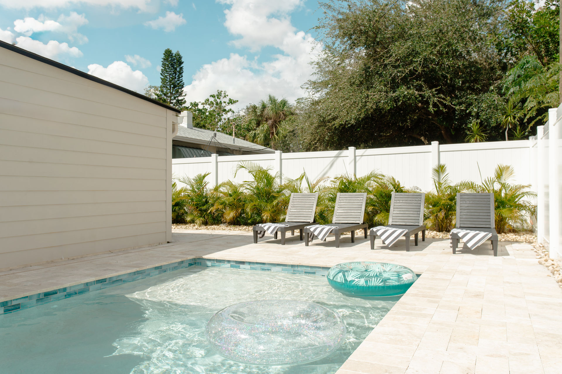 IG Famous Bachelorette House - Saint's Lounge image 1