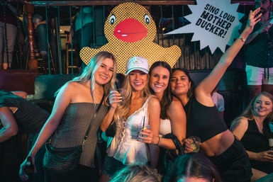 Pete's Dueling Piano Bar - Austin Texas image 1