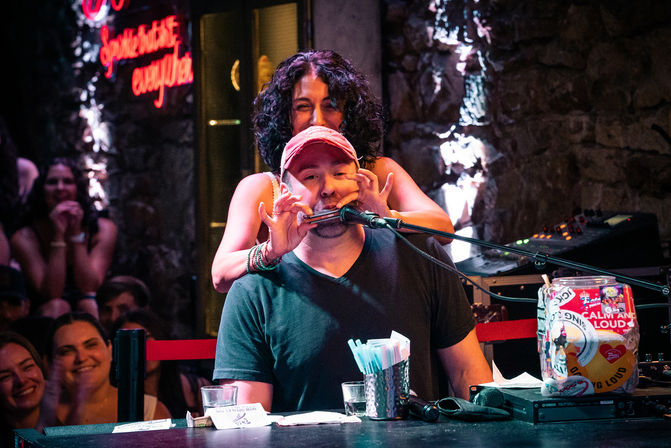 Pete's Dueling Piano Bar - Austin Texas image 3