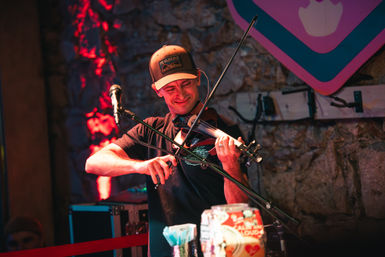 Pete's Dueling Piano Bar - Austin Texas image 5