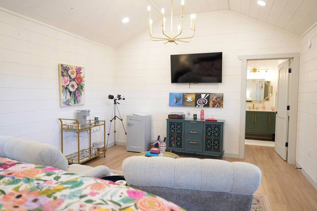 Laurel Court Cottages: The Pickleball Getaway in Fredericksburg image 4