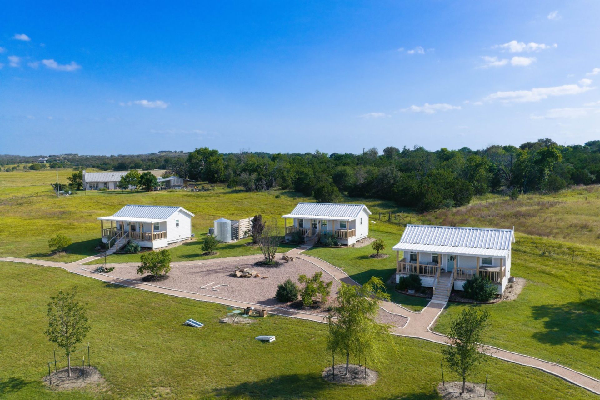 Laurel Court Cottages: Hot Tubs, Firepits, Pickleball, Party Room image 1