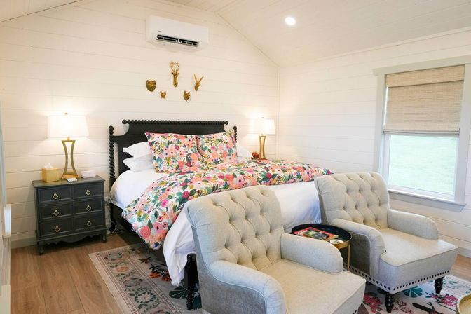 Laurel Court Cottages: The Pickleball Getaway in Fredericksburg image 2