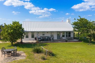 Laurel Court Cottages: Hot Tubs, Firepits, Pickleball, Party Room image 66