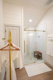 Laurel Court Cottages: The Pickleball Getaway in Fredericksburg image 7