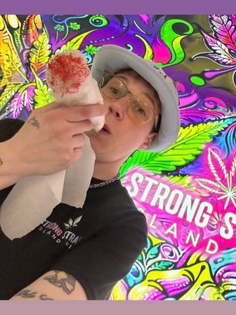 The Beehive Spin Interactive Live Cotton Candy Art image 3