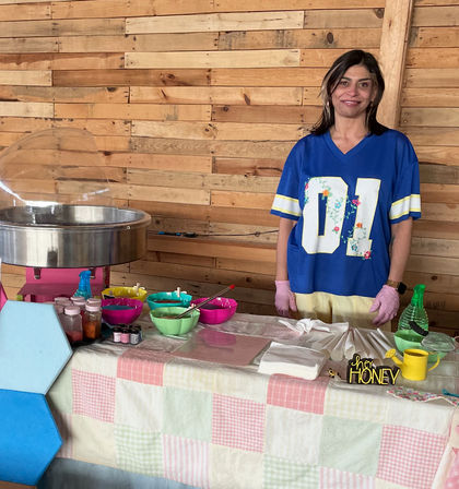 The Beehive Spin Interactive Live Cotton Candy Art image 25