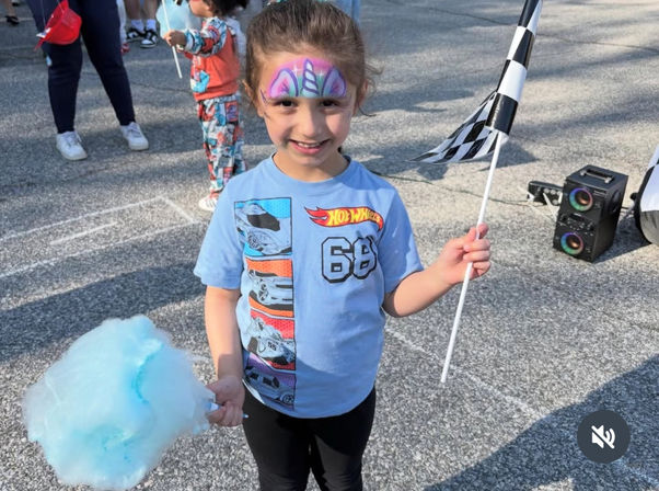 The Beehive Spin Interactive Live Cotton Candy Art image 6