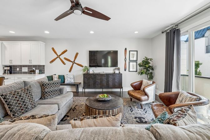 Rooftop Terrace w/ Fire Pit & Wet Bar - Dazzling City Views! image 7