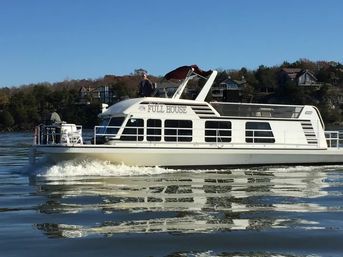 Yacht & Party Bus Rentals for the Ultimate Party on Water image 2