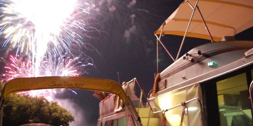 Yacht & Party Bus Rentals for the Ultimate Party on Water image 14