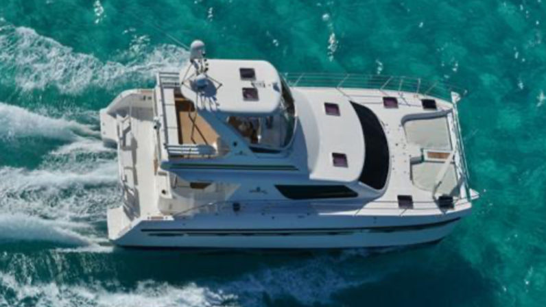 Luxury Yacht Catamaran Charter in Fort Myers & Naples: Dolphin Cruise, Sandbars & Party Experience image 8