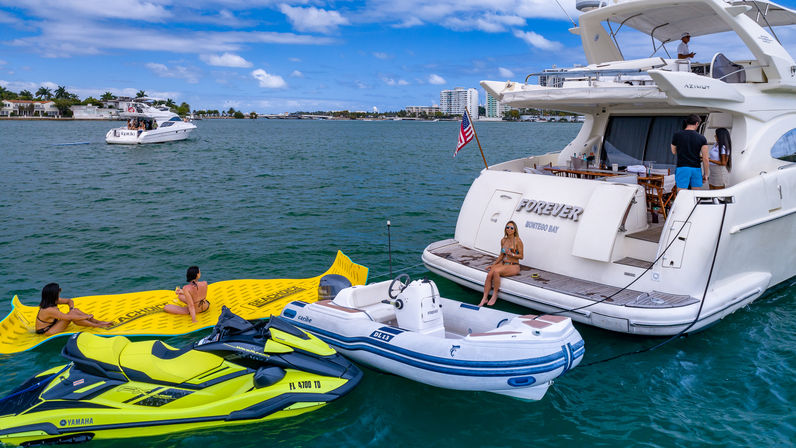 Yacht Charters 30a, Luxury Pontoon Rentals 30a, Tiki Boat Rentals Destin, Yacht Charters Destin, Yacht Charters Panama City image 9