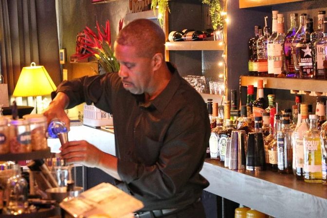 Private Cocktail Making Class in Duncanville: Mixology Party with Expert Bartenders image 1